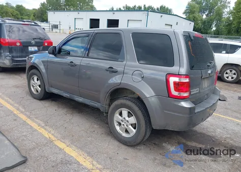 2012 Ford Escape Xls z USA, uszkodzony, nr VIN 1FMCU0C71CKB27760